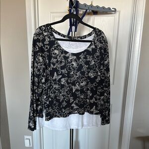 J. Jill Black and White Blouse with Long Sleeves and Floral Print. Size XL